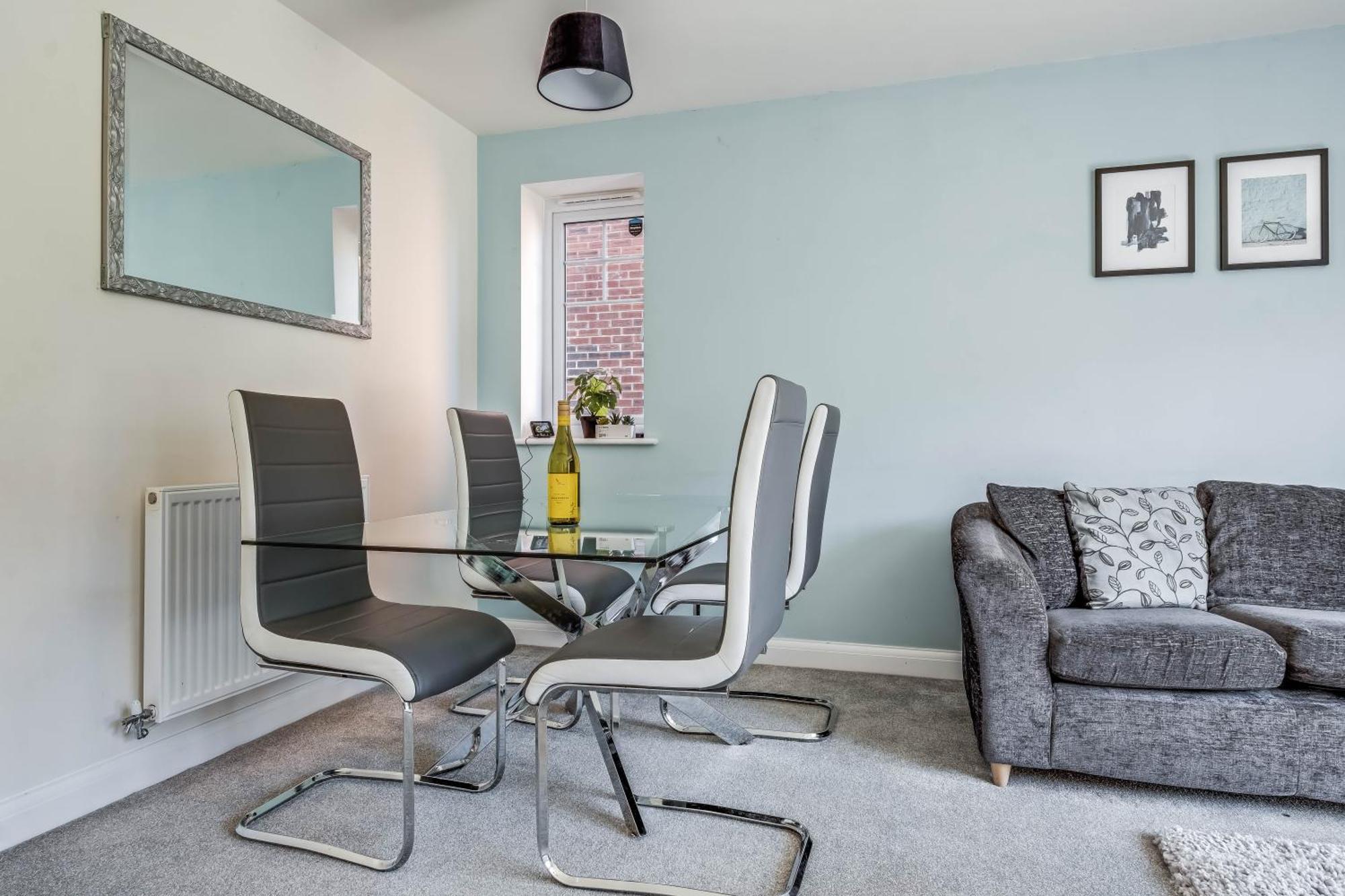 Beautiful And Comfortable Home Away From Home With Free Parking, Fast Wifi And White Crisp Hotel Standard Linen Hosted By Our Home Short Stays ノーザンプトン エクステリア 写真