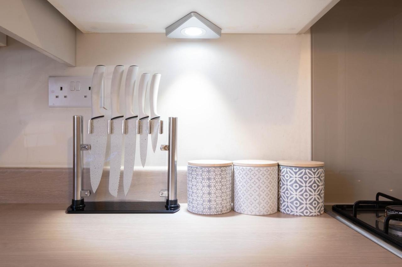 Beautiful And Comfortable Home Away From Home With Free Parking, Fast Wifi And White Crisp Hotel Standard Linen Hosted By Our Home Short Stays ノーザンプトン エクステリア 写真