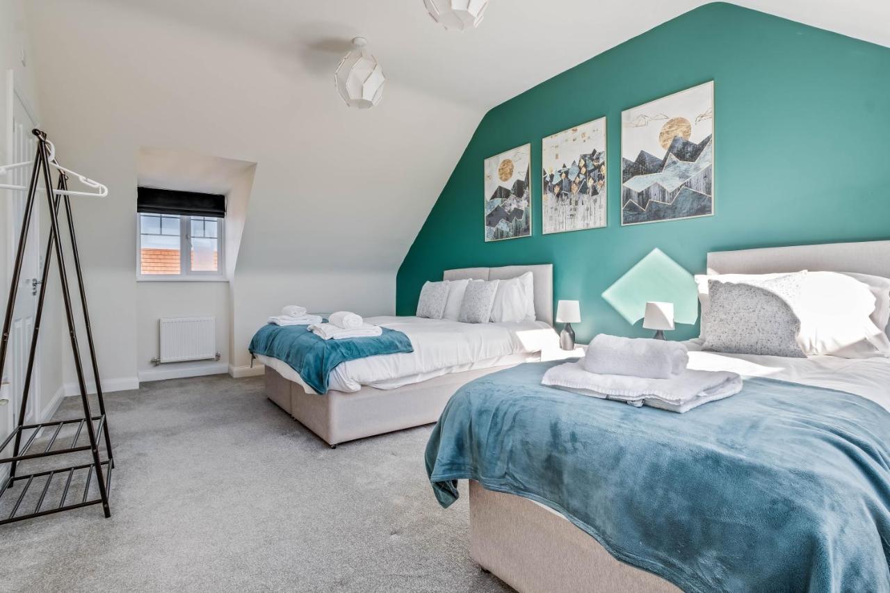 Beautiful And Comfortable Home Away From Home With Free Parking, Fast Wifi And White Crisp Hotel Standard Linen Hosted By Our Home Short Stays ノーザンプトン エクステリア 写真